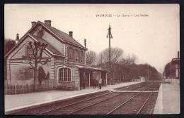 CPA ANCIENNE- FRANCE- VAUMOISE (60)- LA GARE COTÉ INTERIEUR EN HIVER- LES VOIES- SÉMAPHORE- ANIMATION - Vaumoise