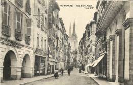 64 BAYONNE - Rue Port Neuf - Bayonne