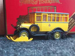 MATCHBOX  YESTERYEAR - SCANIA VABIS POST BUS 1923 AVEC SA  BOITE  Scala 1/49 - Matchbox