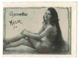 CHROMO EROTIQUE FEMMES  PIN UP Cigarettes MELIA  : " Femme Provocante  " - Melia