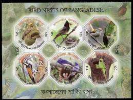 (523) Bangla Desh  2012  Bird Nests Sheet / Oiseaux Bf / Bloc Vögel   ** / Mnh  Michel BL 49 - Bangladesch