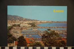 CP, 06, Cannes LOT DE 2 CP Vue Generale Vue Sur Le Port N 320 Edition YPA + La Croisette Editions MAR - Cannes