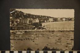 CP, 06, Cannes Le Port Et La Croisette N°1396 Editions MAR - Cannes