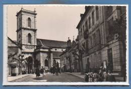 25 - BAUME LES DAMES --  La Mairie Et L'Eglise - 1952 - Baume Les Dames