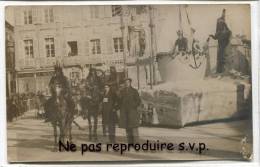 - Carnaval - Aix En Provence Probablement, Carte Photo Rare, Char Avec Tables D'un Bar Ou Restaurant, Scans. - Aix En Provence