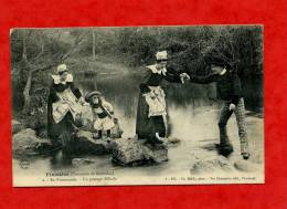 * Costumes De Bannalec-2. - En Promenade. Un Passage Difficile(Enfant)-1907 - Bannalec