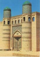 OUZBEKISTAN - KHIVA - Porte D'entrée Entre 2 Tours - 2 Scans - Ouzbékistan