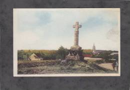 CPA - LORREZ Le BOCAGE - La Croix Percée Du 13e Siécle Restaurée En 1515 - Lorrez Le Bocage Preaux