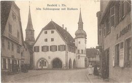 CPA 67 BENFELD I. ELS. ALTE SCHLOSSGASSE MIT RATHAUS - Benfeld