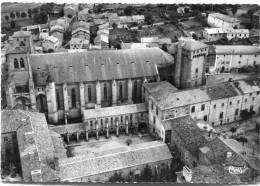 CPSM 43 LA CHAISE DIEU COUR DU CLOITRE VUE AERIENNE  1957  Grand Format  15 X 10,5 Cm - La Chaise Dieu