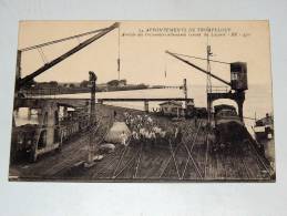 Carte Postale Ancienne : PAUILLAC : Appontements De Trompeloup , Arrivée De Prisonniers Allemands Venant Du Lazaret - Pauillac