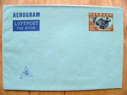 Mint Aerogramme Aerogram From Denmark Air Mail Air Letter Par Avion 200 - Luchtpostzegels