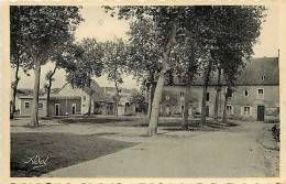 Sarthe -ref 02- Brulon - Place De La Vieille Halle   -carte Bon Etat  - - Brulon