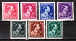 690/96**  Leopold III Col Ouvert Avec V Et Couronne - MNH** - COB 11.50 - Vendu à 12.50% Du COB!!!! - 1936-1957 Open Kraag