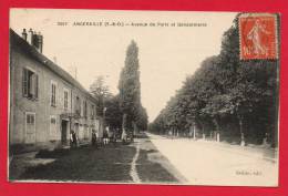 91 - ANGERVILLE - Avenue De Paris Et Gendarmerie. (belle Animation) - Angerville