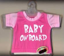 T - SHIRT - PER AUTO DA ATTACCARE AL VETRO - BABY ON BOARD - NUOVO - LEGGI - Disney