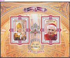 ROMANIA, 2005, Election Of Joseph Cardinal Ratzinger As Pope Benedict XVI; Souvenir Sheet, MNH (**),Sc/Mi 4748-49/Bl-359 - Ungebraucht