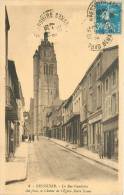 79 BRESSUIRE - La Rue Gambetta - Au Fond, Le Clocher De L'église Notre Dame - Bressuire