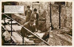 IRLANDE - CORK - Kissing The Blarney Stone - Cork