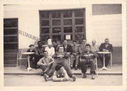 EQUIPE CORPORATIVE ( Photo ) 1ére SOUVENIR DU DEPLACEMENT DE PAQUES 1954 A PEYSSAC 17 _ 20/4/1954 - Fotos