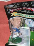 FIGURINE  SPORT  FOOTBALL CORINTHIAN  " ALAIN ROCHE  "  EQUIPE DE FRANCE   1997 BORDEAUX AUXERRE PARIS PSG - Other & Unclassified