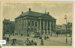 GRONINGEN (1748)  ANSICHTKAART * GRONINGEN STADHUIS MET TRAM  * CPA * GELOPEN IN 1946 NAAR WOERDEN - Groningen