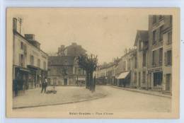 SAINT-GRATIEN - PLACE D'ARMES - VOITURE A PEDALES AVEC ENFANT - Saint Gratien