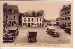 SAINT MICHEL EN GREVE.HOTEL BELLEVUE.VIEILLES VOITURES TRACTION AVANT.PEUGEOT. - Saint-Michel-en-Grève