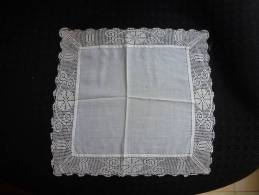 Mouchoir En Dentelle - Handkerchiefs