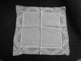 Mouchoir En Dentelle - Handkerchiefs