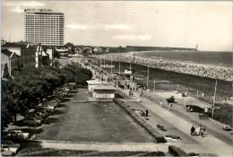 AK Rostock-Warnemünde, Promenade Mit Hotel Neptun, Gel, 1974 - Rostock