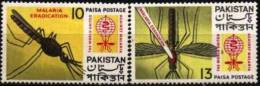 PAKISTAN Insectes, Malaria (Yvert 150/51) * AVEC CHARNIERE - Papillons