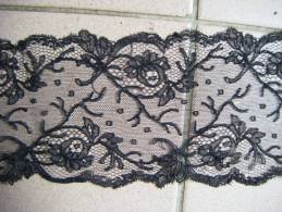 Dentelle Noire De Caudry Long 270 Cm Largeur 13cm. Vintage Vieux Francais - Laces & Cloth