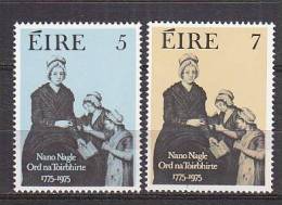 Q0803 - IRLANDE IRELAND Yv N°327/28 ** - Unused Stamps
