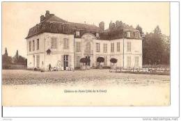 CHATEAU DE PARON COTE COUR AVEC LES ENFANTS. REF 11001 - Paron