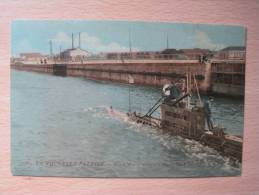 La Rochelle Pallice -  Sous-Marin "Otarie" Sortant Du Port - Sous-marins