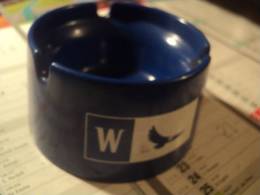 Cendrier Publicitaire WINFIELD Bleu (mebel) - Ashtrays