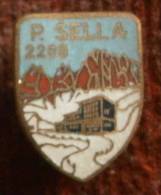 SKI / SKIING - P. SELLA   M.2200 -  Enamel Badge / Pin - Sport Invernali