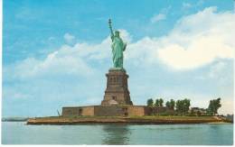 New York NY New York, Statue Of Liberty On Liberty Island Harbor View C1960s Vintage Postcard - Statua Della Libertà