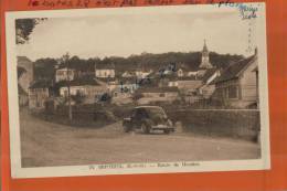 CPA 78, SEPTEUIL, Route De Houdan, La 4 CV RENAULT,  Devant La Mairie,   Mars 2013  - 1203 - Septeuil