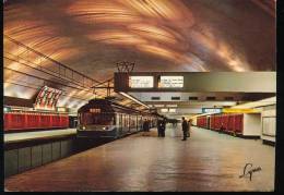 Paris - R E R -- La Station " Nation " - Métro