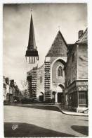 ISSOUDUN  - L' Eglise Saint Cyr. CPSM 9x14 - Issoudun