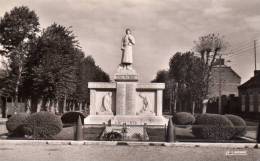 ROSIERES EN SANTERRE   (Somme)     -   Le Monument Aux Morts  (sculpteur Carvin) - Rosieres En Santerre