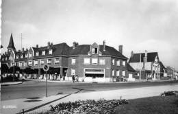 ROSIERES EN SANTERRE   (Somme)     -  Place Du Maréchal Leclerc - Rosieres En Santerre