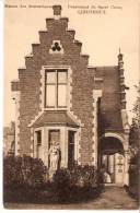 Lindthout- Woluwe-St-Lambert- Pensionnat Du Sacré-Coeur -Maison Des Domestiques -Femme Assise Dans L´entrée - St-Lambrechts-Woluwe - Woluwe-St-Lambert