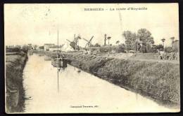 CPA ANCIENNE- FRANCE- BERGUES (59)- LA ROUTE D'HOYMILLE- MOULIN A VENT- ATTELAGES- PÉNICHE- - Bergues