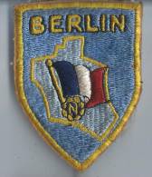 Armée FR/ Un  écusson /BERLIN/ Force D'occupation /vers 1960        ET23 - Patches