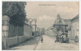 51 // JONCHERY SUR VESLE   Rue   E Douche édit  ANIMEE   Automobile - Jonchery-sur-Vesle