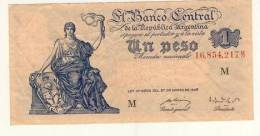 BILLET # ARGENTINE # 1947 # 1 PESO # UN PESO # FEMME BRANDISSANT UNE TORCHE - Argentina