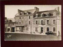 22 Chatelaudren Hôtel Du Commerce édit. Artaud N° 31 Graineterie , Automobile Simca Aronde - Châtelaudren